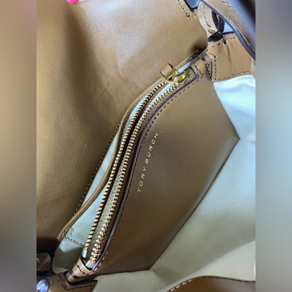 NWT Tory Burch Miller Shearling Crossbody w/ Dust Bag - Picture 5 of 8